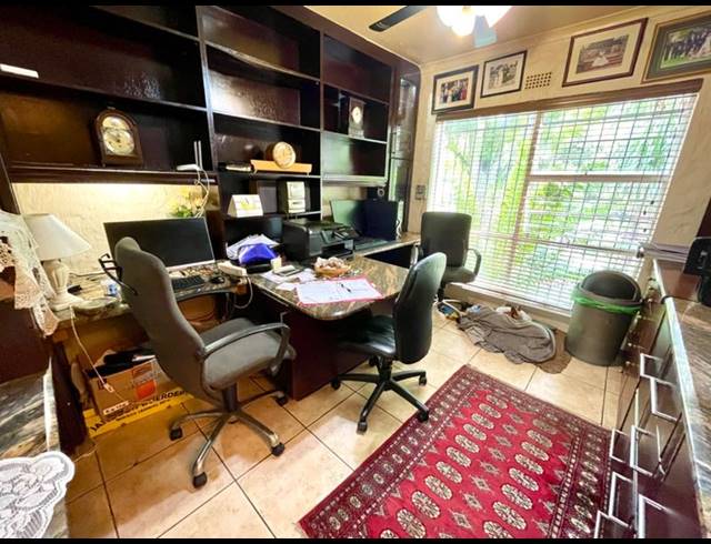 6 BEDROOM HOUSE FOR SALE IN NOORDHEUWEL